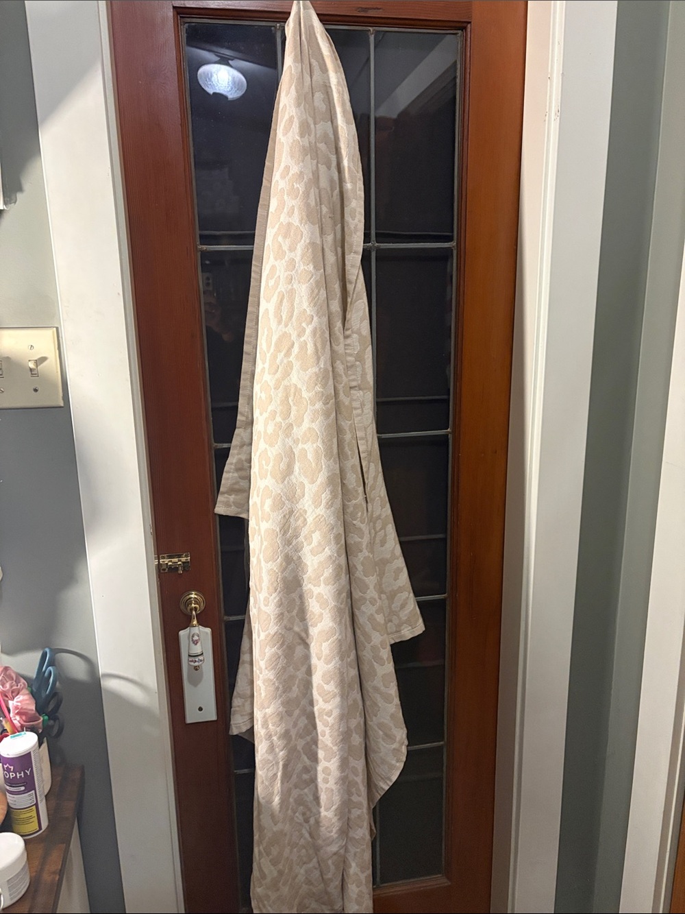 Neutral Beige Jacquard Bath Towel - Soft Everyday Comfort